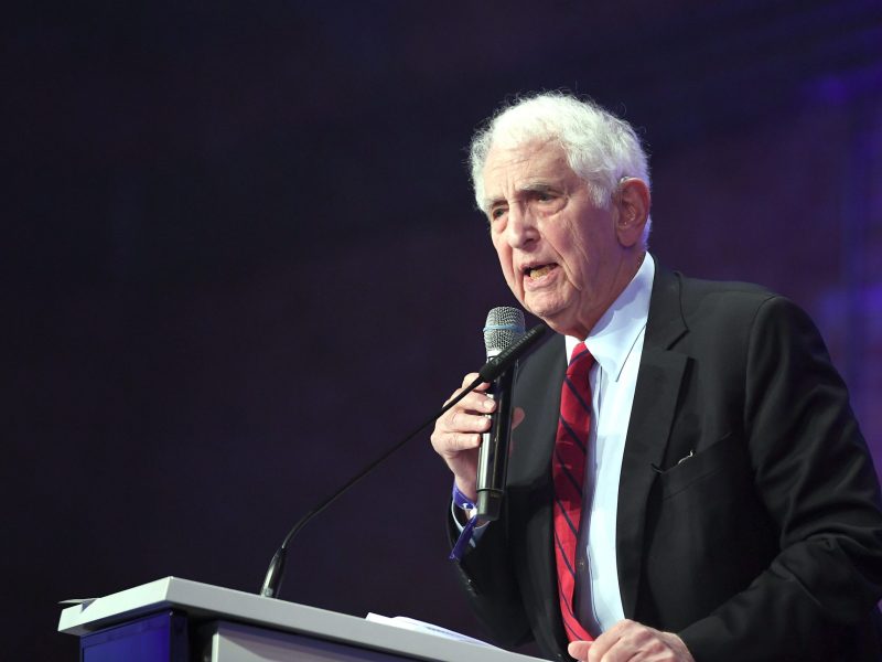 11 February 2019, Berlin: Daniel Ellsberg speaks at the "Cinema for Peace Gala" in the Westhafen Event & Convention Center.