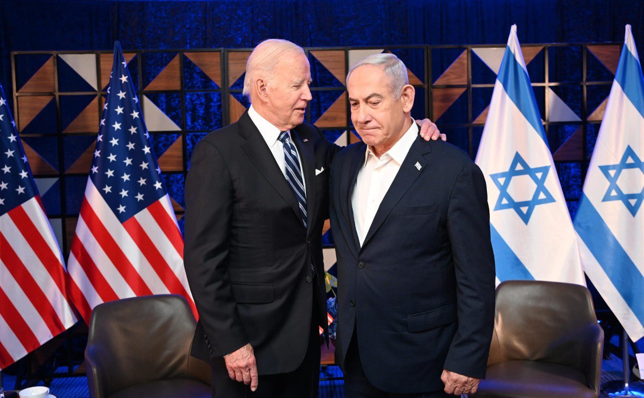 US President Joe Biden (L) and Prime Minister Benjamin Netanyahu (R) meet in Tel Aviv, Israel, on October 18, 2023.